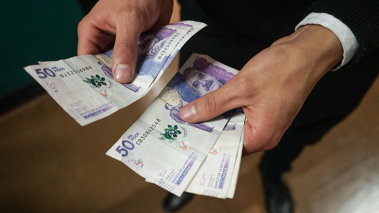 ¡Pilas! ¿Los empleados pueden solicitar un adelanto de la prima de fin de año? Esto dice la ley