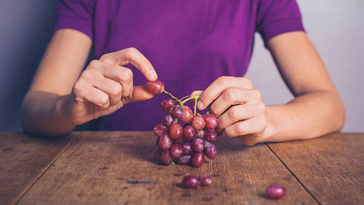 ¿Rojas o verdes? Estos son los beneficios de las uvas, protagonistas del fin de año