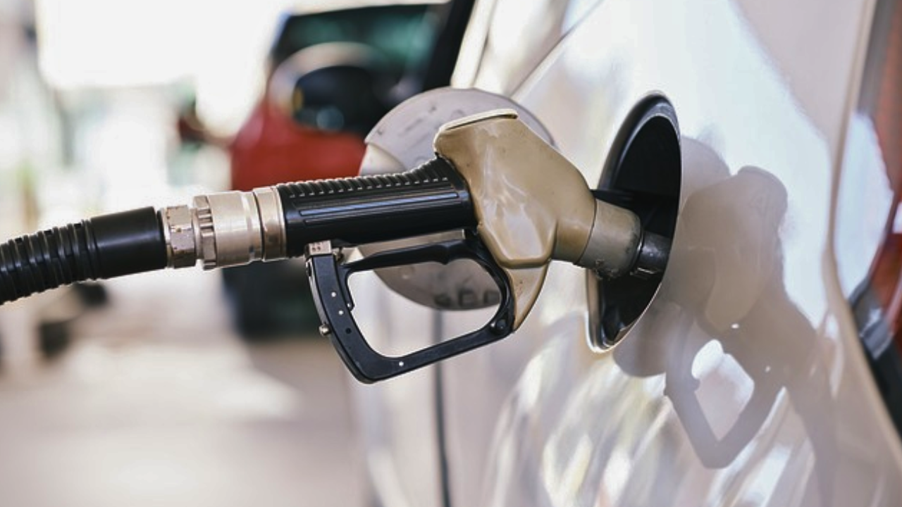 Precio de la gasolina volverá a subir en enero