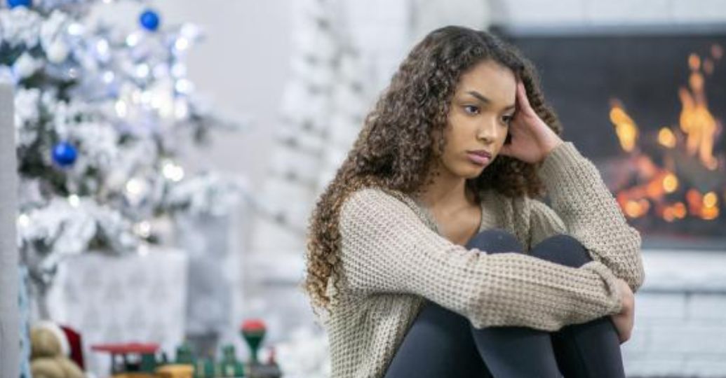 ¿En qué consiste y cómo sobrellevar la tristeza por navidad?