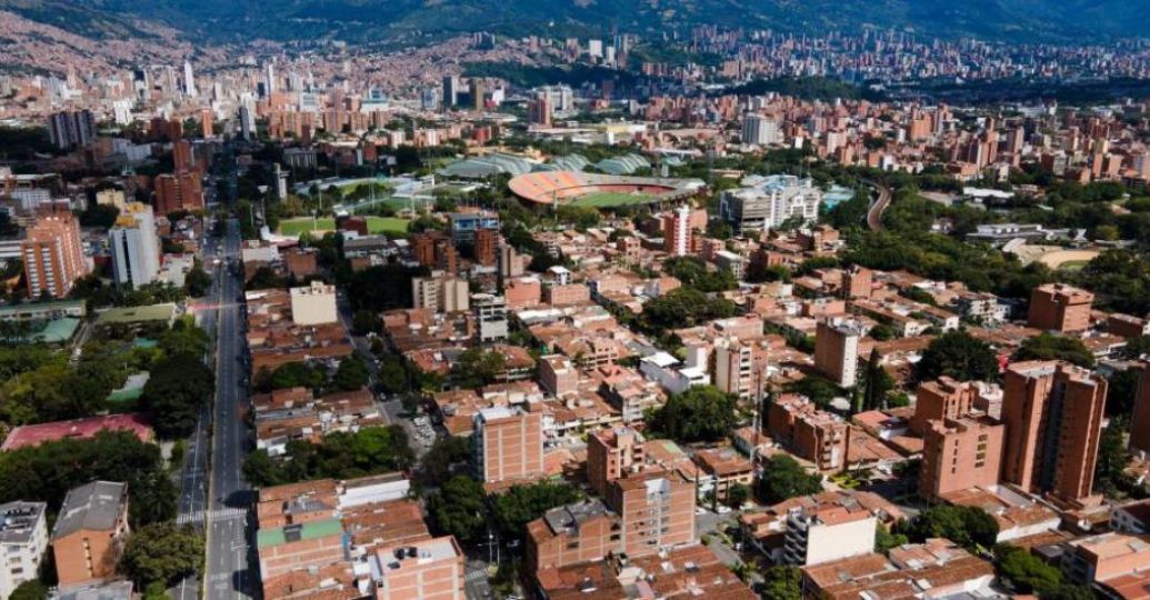 , en este caso seleccionó una ciudad en particular que, según su análisis, ostenta uno de los climas más agradables del país.  La incertidumbre sobre cuál es la ciudad colombiana con el clima más propicio ha generado debates in