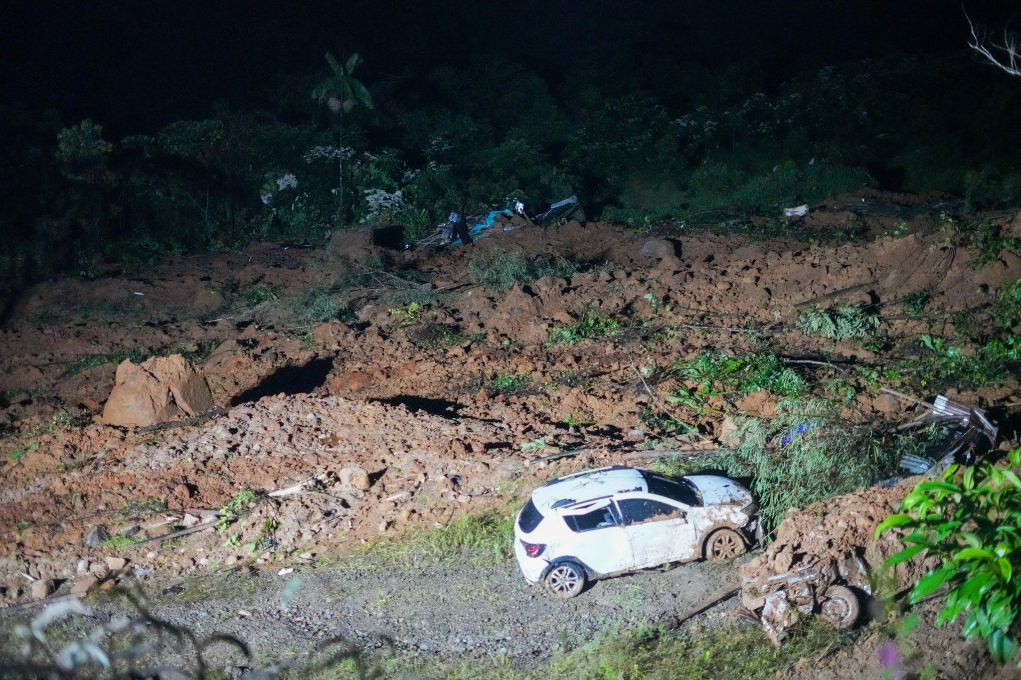 Declararon calamidad pública en Chocó por derrumbes en la vía Medellín-Quibdó