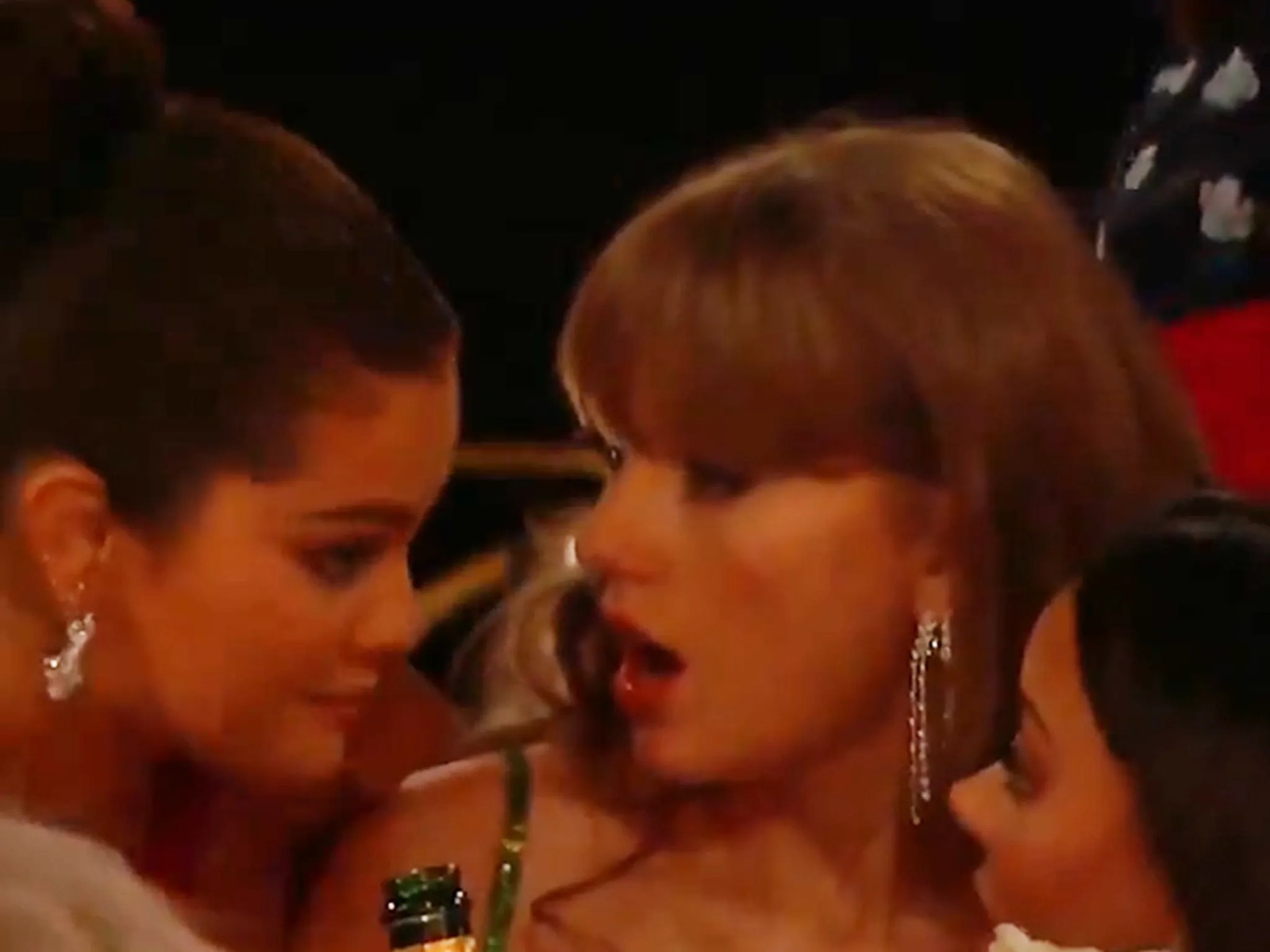 Selena Gómez reveló qué le dijo a Taylor Swift durante los Globos de Oro: ¿estaban secreteando?