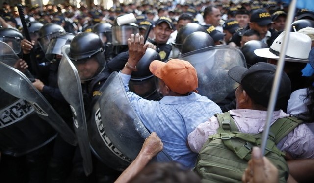 Así se vivió el caos en medio de la posesión de Bernardo Arévalo en Guatemala 