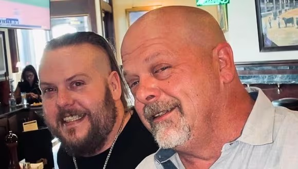 Corey, de ‘El precio de la historia’, escribió un fuerte mensaje tras la muerte de su hermano Adam