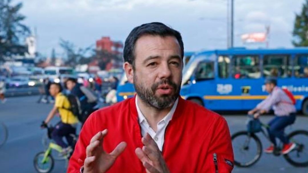 El alcalde Carlos Galán retomó sus funciones y se pronunció sobre la seguridad de Bogotá