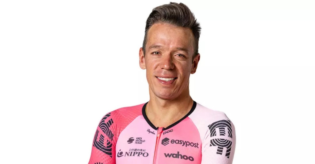 El regalo y el consejo de Rigoberto Urán a joven ciclista