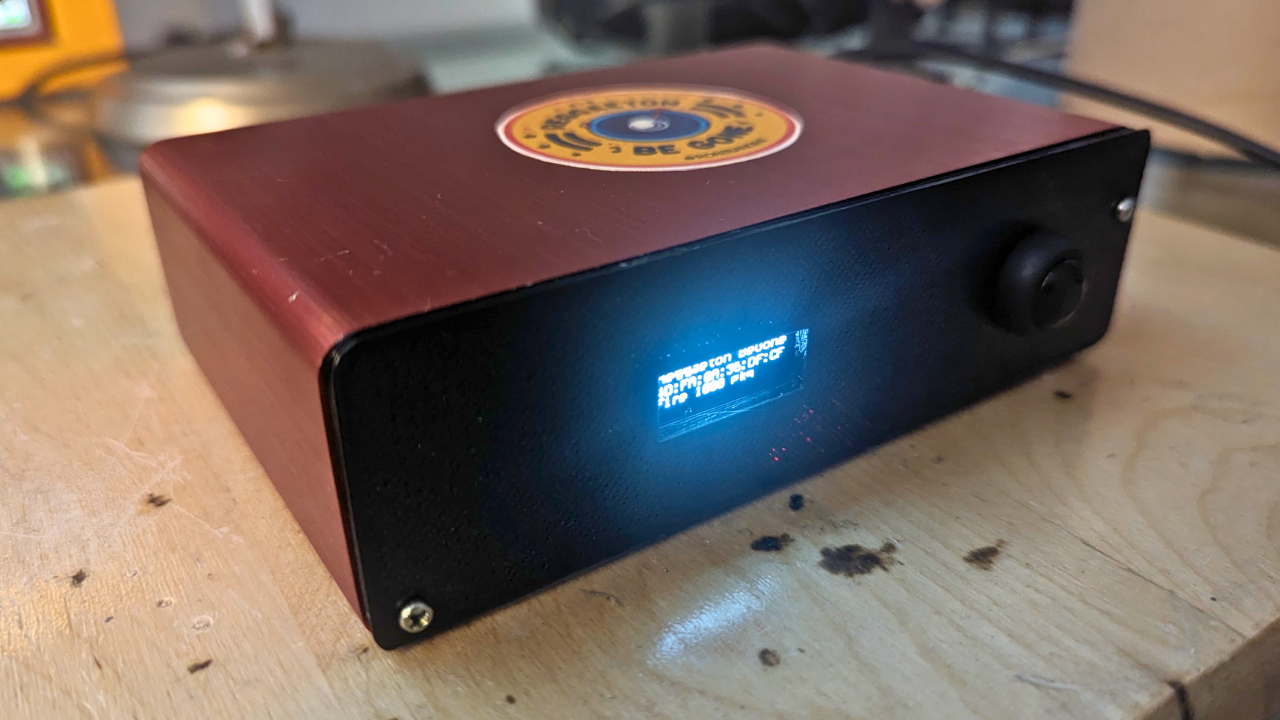 ¿Innovador? Crean dispositivo para bloquear parlantes en los que suene reguetón: así funciona