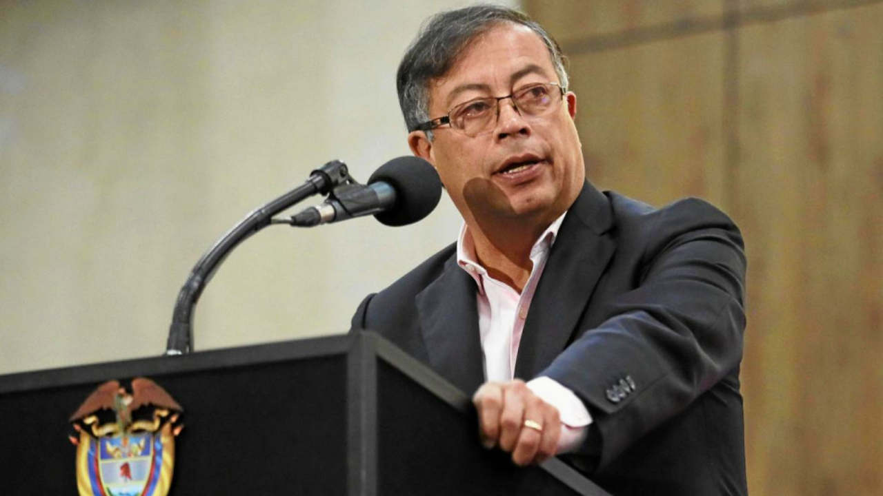 Petro señaló que el "secretario general de la Cancillería nos traicionó" por contrato de pasaportes