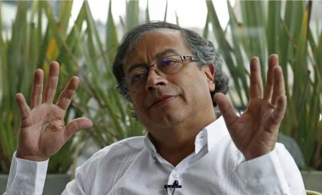 Petro volvió a hablar del universo y citó a un filosofo: "somos etnia cósmica" 