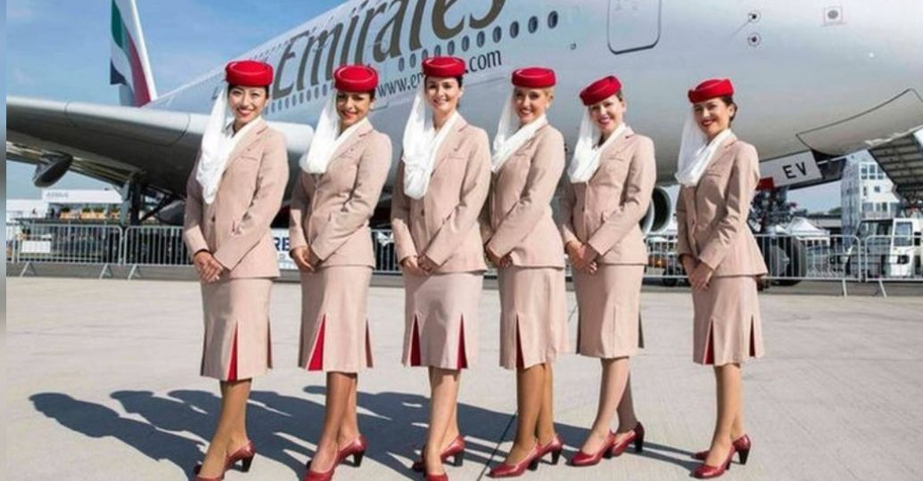 Esto le pagan en Emirates a una azafata: la aerolínea llegará pronto a Colombia
