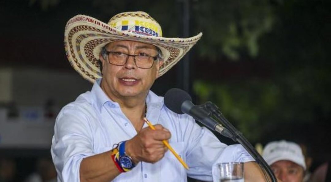 Presidente Petro anunció que invitará a Mancuso a su oficina: le contamos