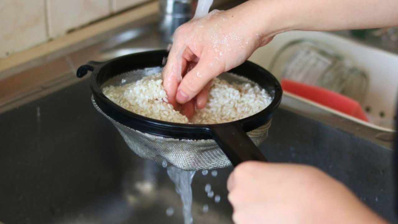 ¿Es necesario lavar el arroz antes de cocinarlo? Esto dicen los expertos en nutrición