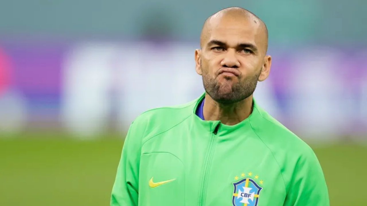 Dani Alves seguirá el fin de semana en prisión: no ha podido reunir el millón de euros de la fianza
