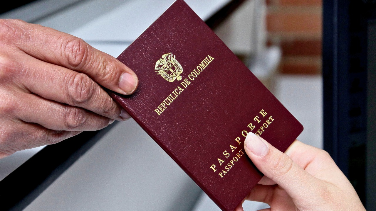Qué pasará con la expedición de pasaportes en Colombia tras revocatoria de resoluciones a Thomas Greg