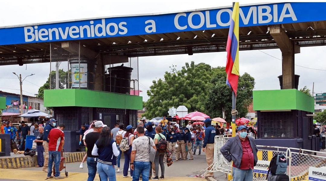 Gobierno anunció resolución que les exigirá pasaporte vigente a venezolanos que ingresen a Colombia