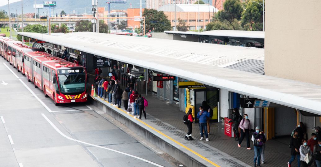 Policía habría impedido que conductor de TransMilenio entrara al baño