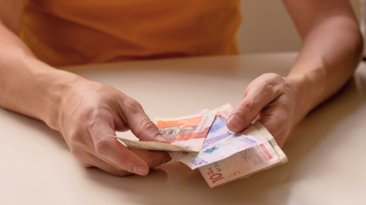 ¿Cuál es el significado de encontrar dinero en los bolsillos de los pantalones? Aquí le contamos 