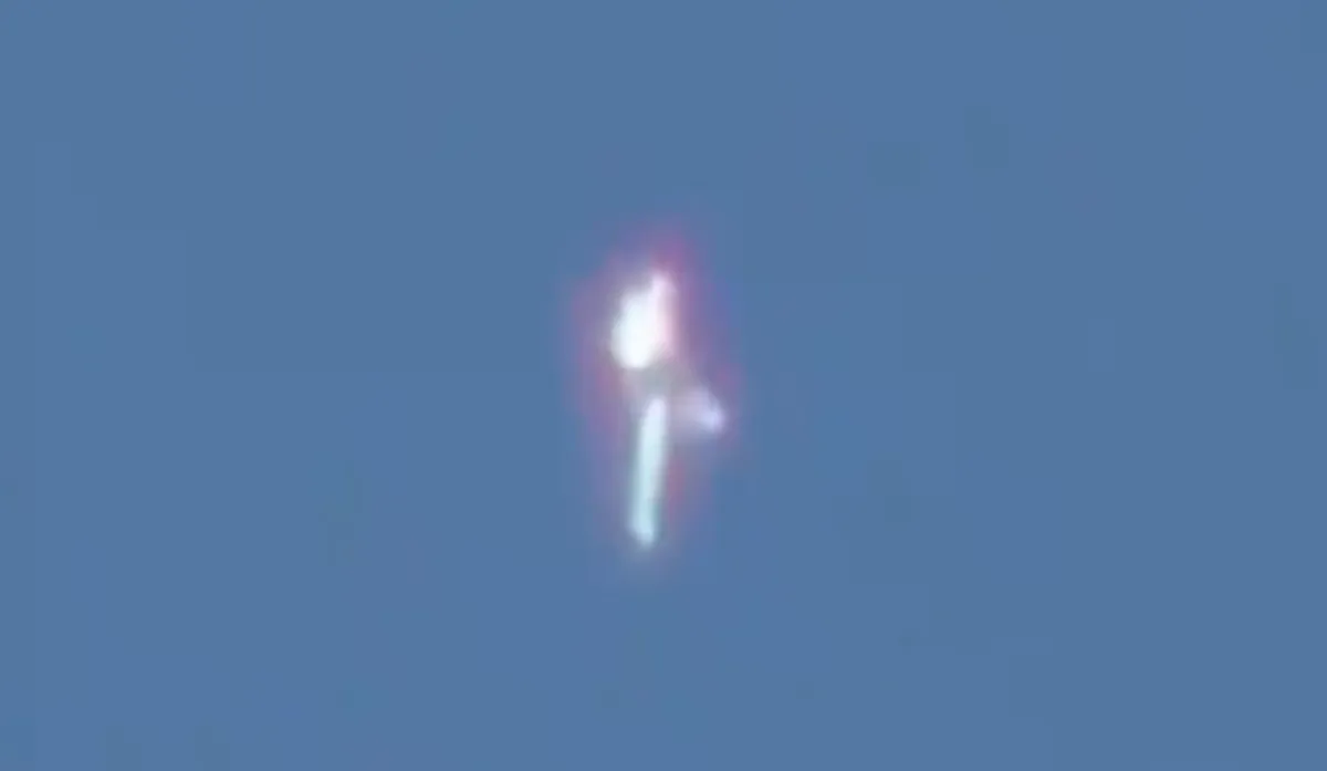 En video | ¡Impresión! Una figura luminosa y humanoide apareció en el cielo de California: ¿ovni?