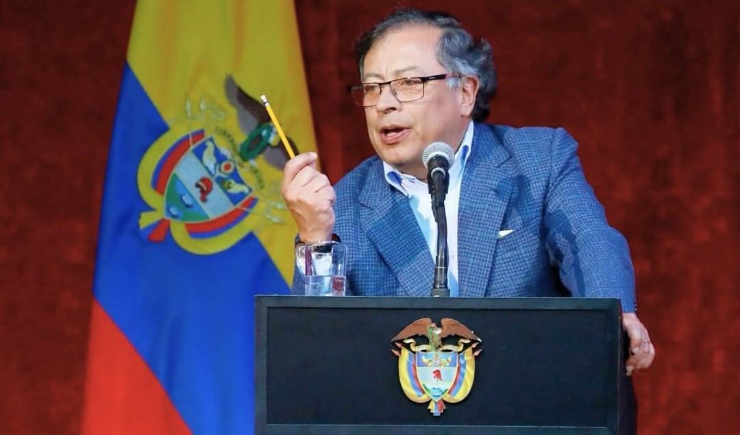 Petro insiste en cambios constitucionales a través de lo que él denomina como "poder constituyente"