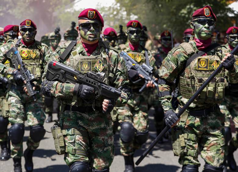 Petro anunció que romperá relaciones con Israel: ¿cómo afectará esto al Ejército de Colombia?