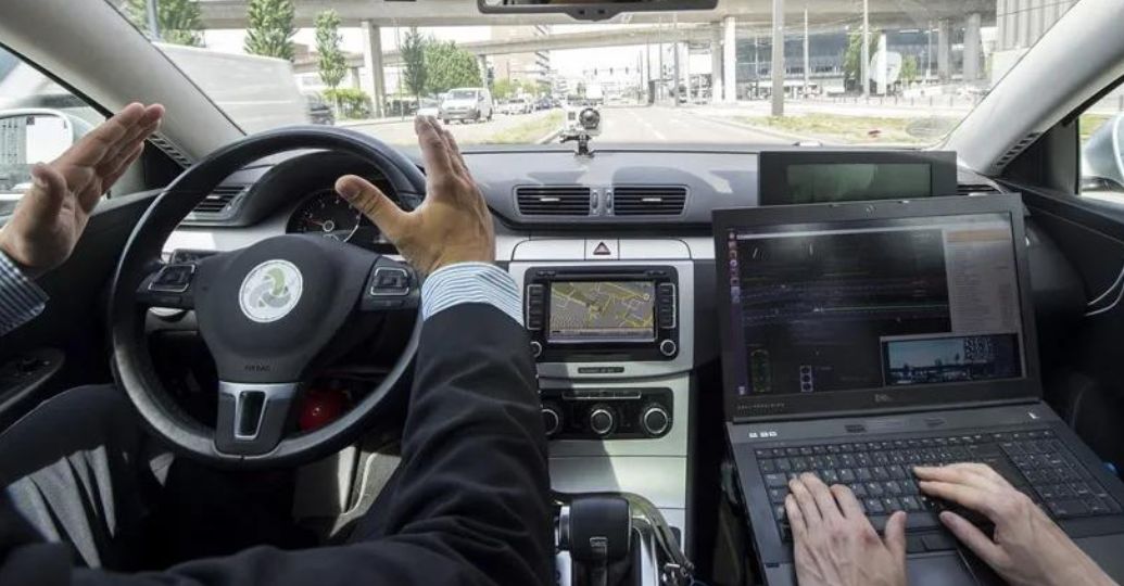 Vehículos autónomos: ¿en qué maniobras son más seguros o más peligrosos?