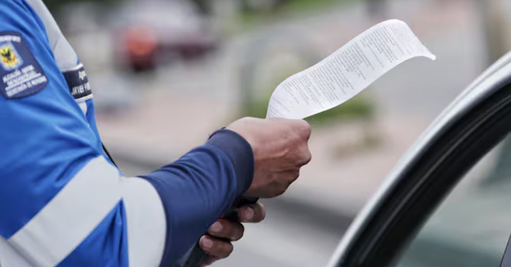 ¿Tiene una multa de tránsito? así puede obtener una rebaja