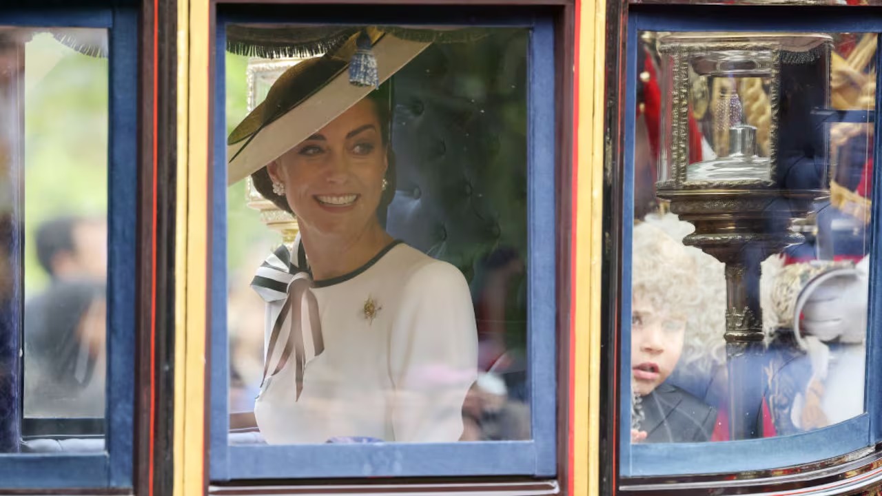 La princesa Kate Middleton reapareció en público tras haber sido diagnosticada con cáncer: así luce