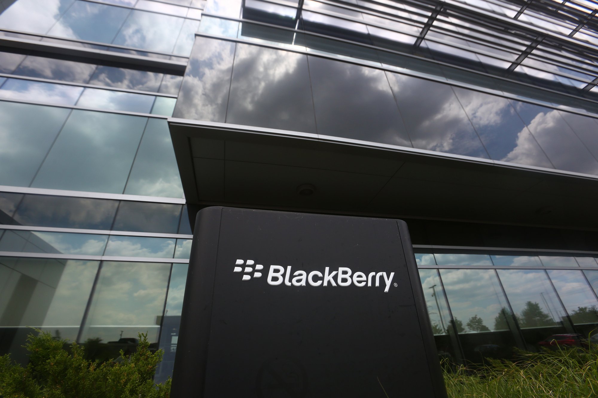 BlackBerry resurgió, pero ya no fabrica celulares: ¿a qué se dedica ahora?