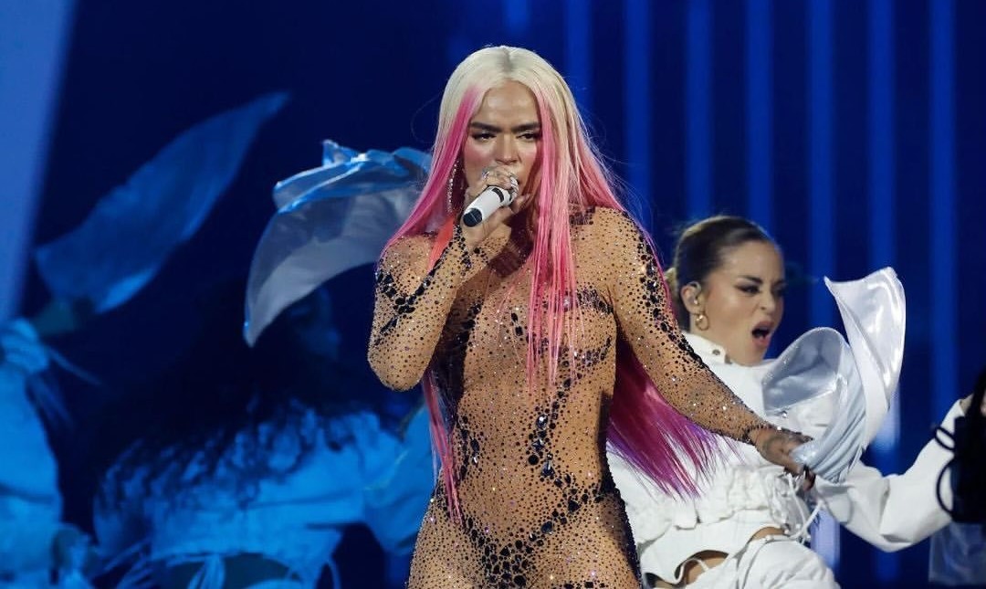 En un show histórico y entre lágrimas, Karol G cerró su gira en un estadio lleno en España 