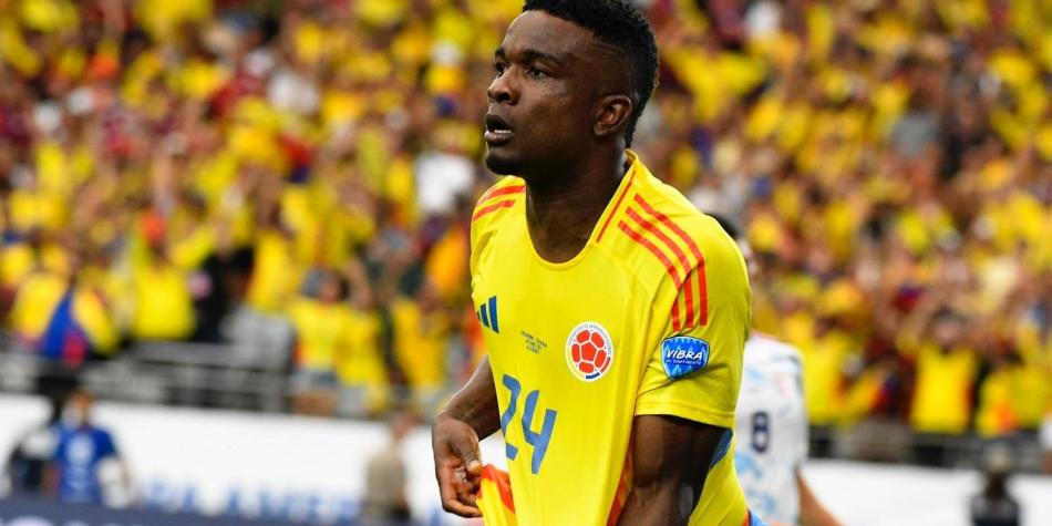 ¿Qué le dijo el árbitro a Jhon Córdoba tras el supuesto penal no pitado a Colombia contra Argentina?