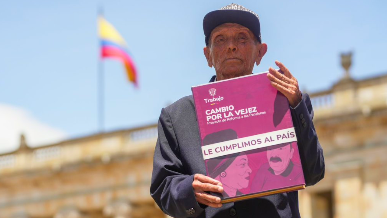 Ya es ley: el presidente Gustavo Petro sancionó la norma que le da vida a la reforma pensional