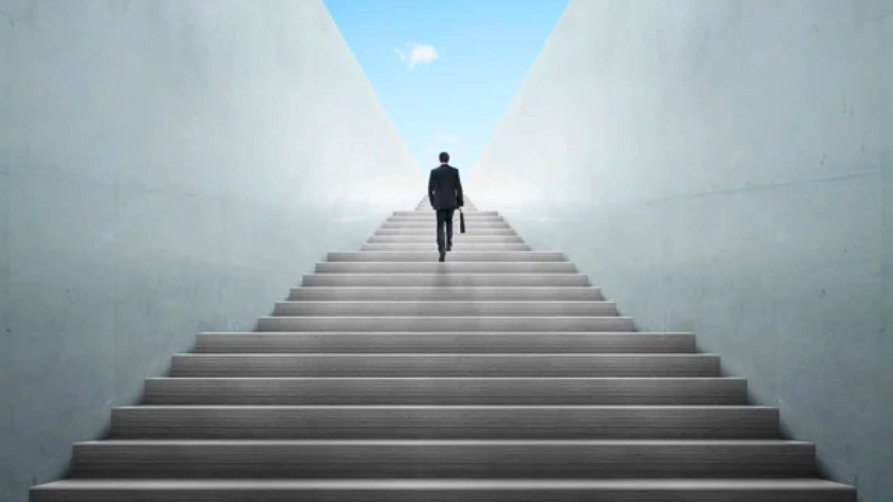 Estos son los apellidos destinados al éxito, según la inteligencia artificial: ¿cuáles son?