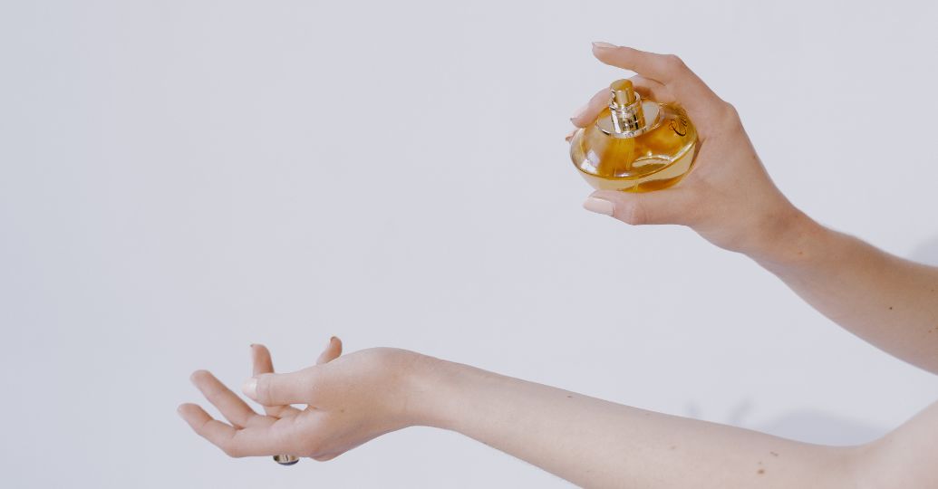 Este es el sitio del cuerpo en el que no debería aplicarse perfume