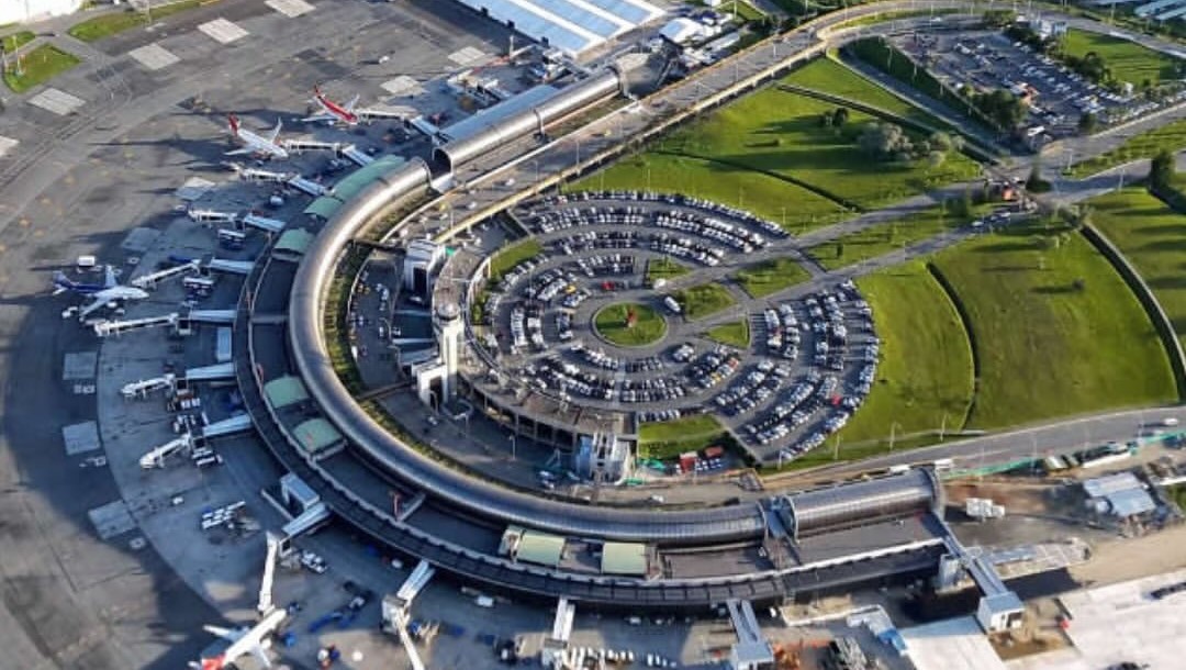 Ante escasez de gasolina, Latam cancela 36 vuelos para mañana: hay afectaciones en aeropuerto de Medellín