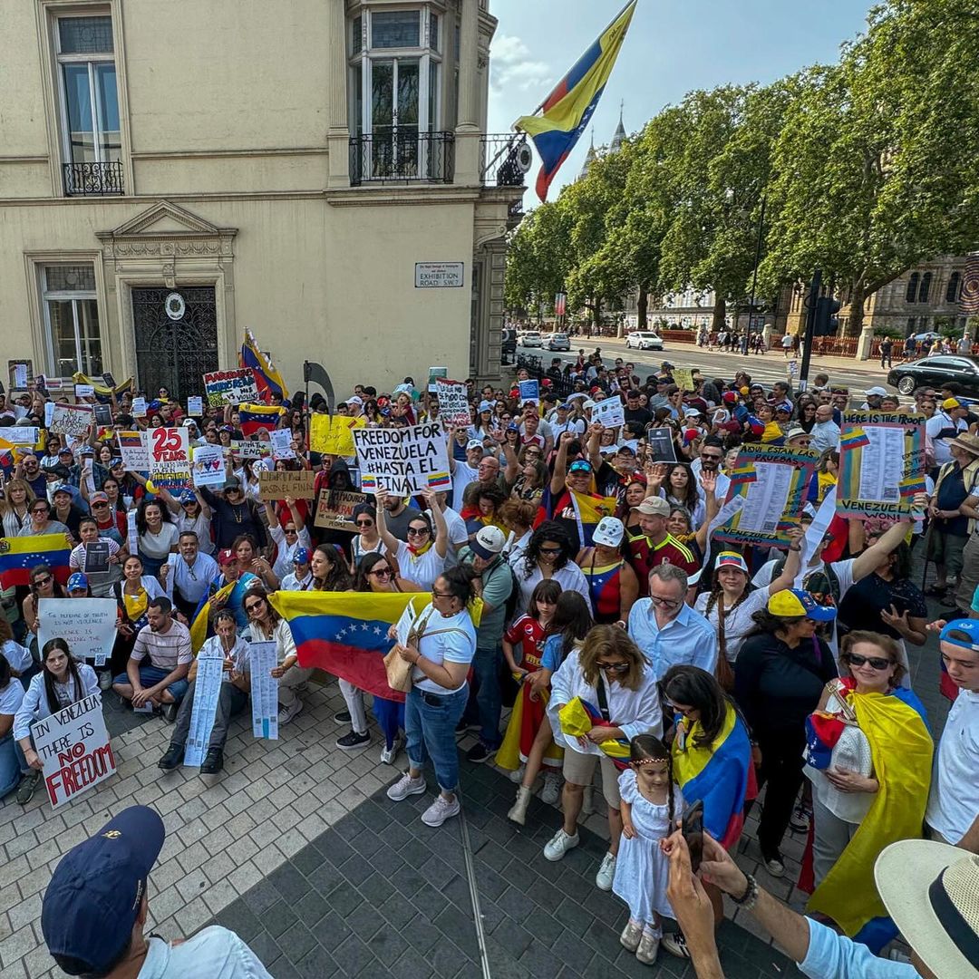 Venezolanos se concentran en varias ciudades del mundo para exigir libertad por Venezuela 