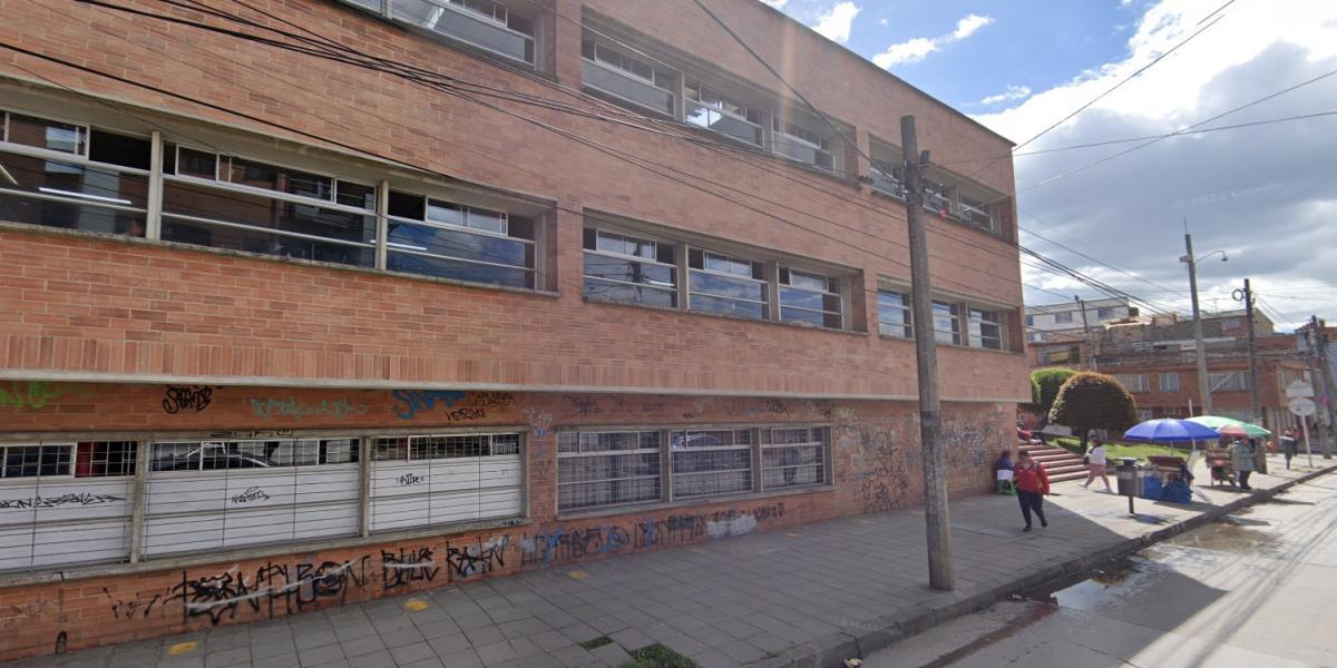 Estudiante de 14 años fue apuñalado por su novia en colegio de Bogotá y ahora tiene muerte cerebral