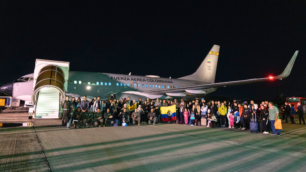 Aterrizó en Bogotá el segundo vuelo humanitario proveniente de Beirut, Líbano, con 105 colombianos