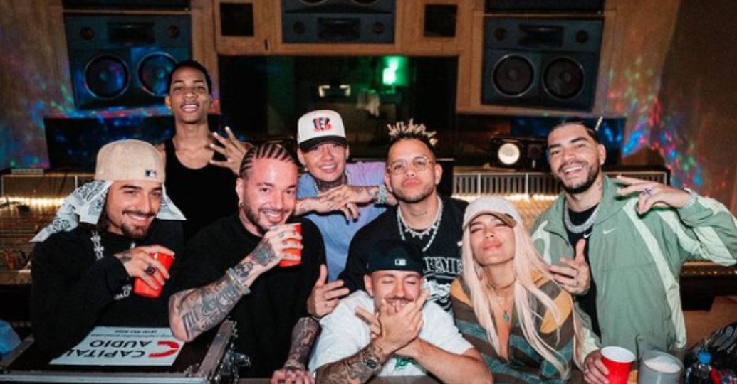 ¿La modificaron? en redes sociales señalan cambio en letra de canción '+57'