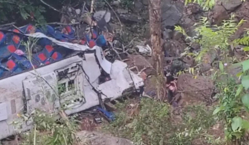 Principales hipótesis sobre el accidente de bus escolar en Antioquia, que dejó 17 muertos