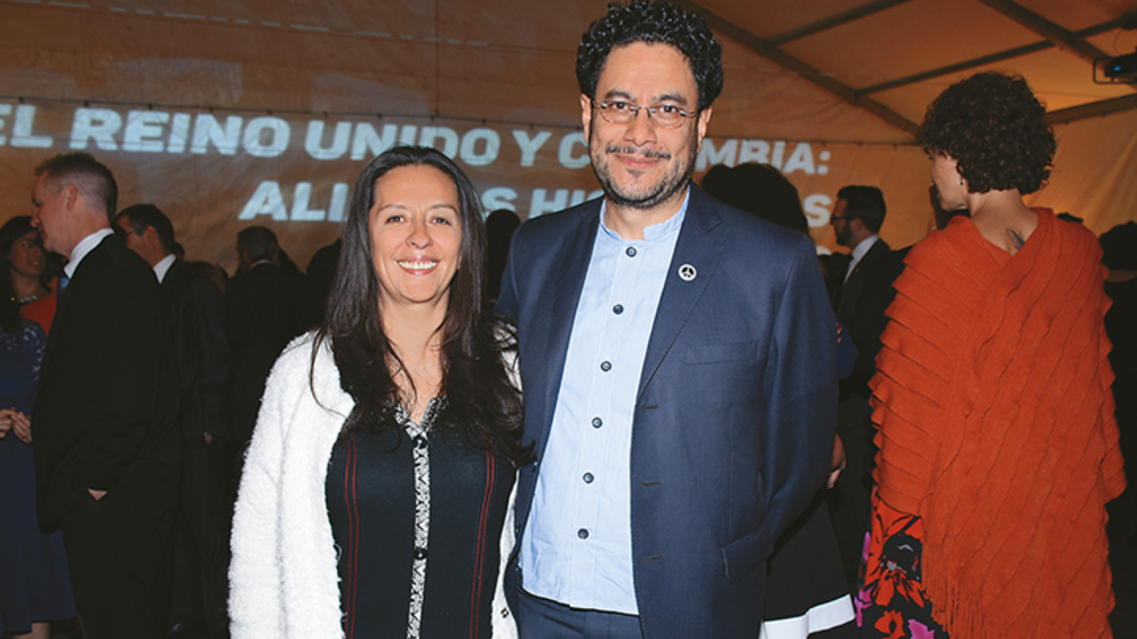 ¿Quién es la esposa de Iván Cepeda? Ella sería la primera dama con un perfil poco habitual en Colombia