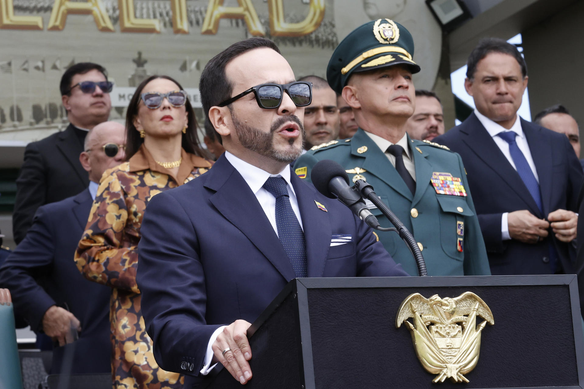 Juez ordena a De la Espriella pedir disculpas por vulnerar la neutralidad religiosa durante su posesión