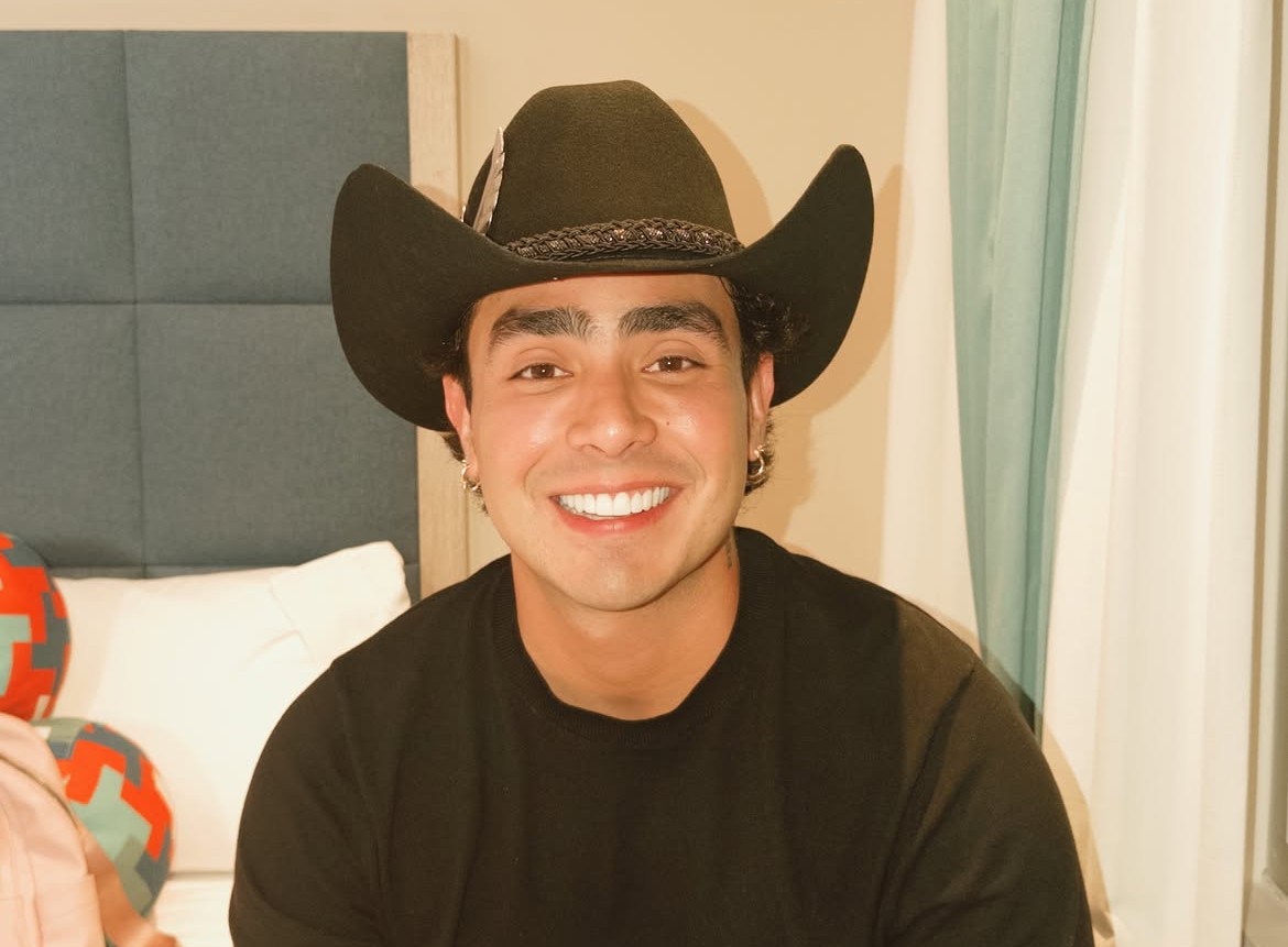 Captan a Felipe Saruma besándose con exparticipante de 'La Casa de los Famosos'