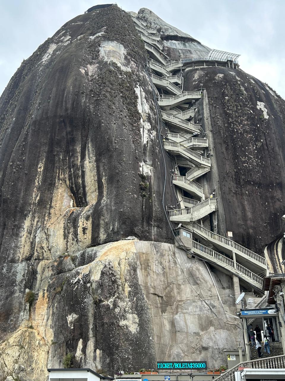 Guatapé es mucho más que la Piedra del Peñol: descubre por qué necesitas más de un día para conocerlo