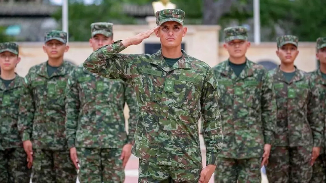 Crean nueva prima para militares y policías en Colombia: ¿quiénes la reciben y de cuánto es?