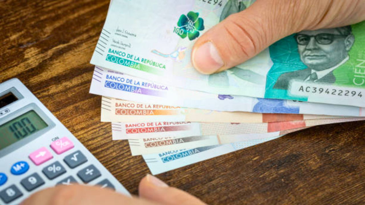 Esta es la primera propuesta de salario mínimo 2027 del sector bancario: así quedaría