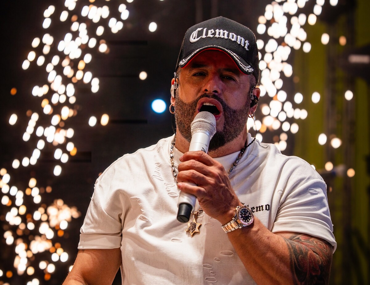 Nelson Velásquez Silvestre Dangond show cantante