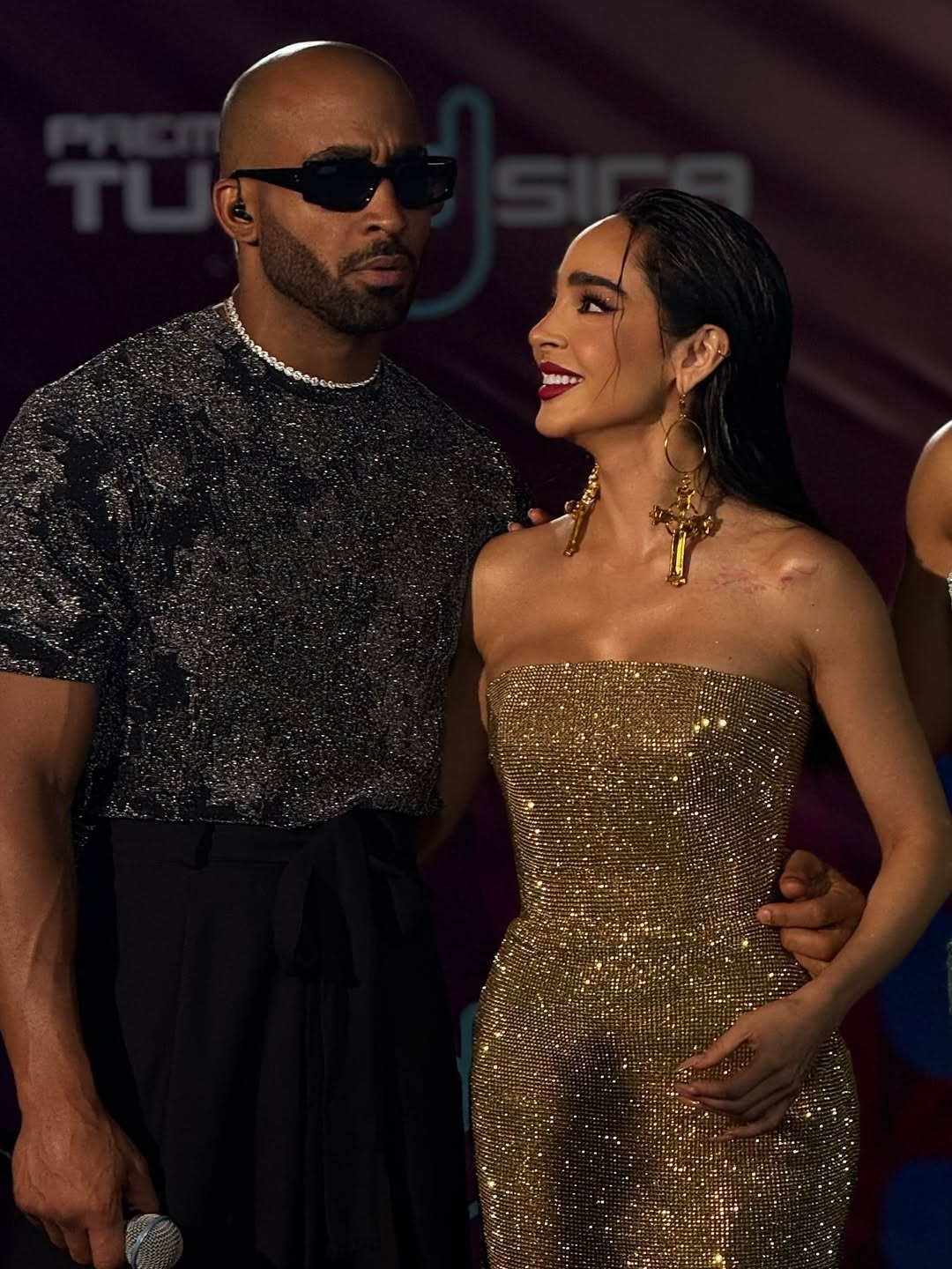 Manelyk González y Carlos ‘Caramelo’ Cruz