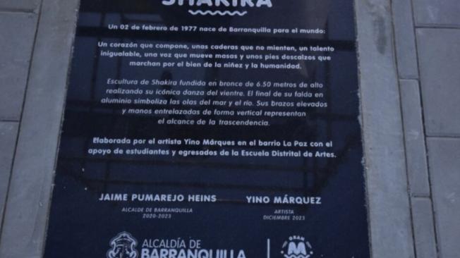 Error ortográfico en la placa de Shakira