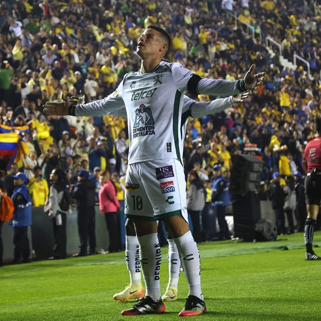James Rodríguez en el León